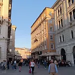 Casa Vacanze Trieste - Vista Piazza Unita
