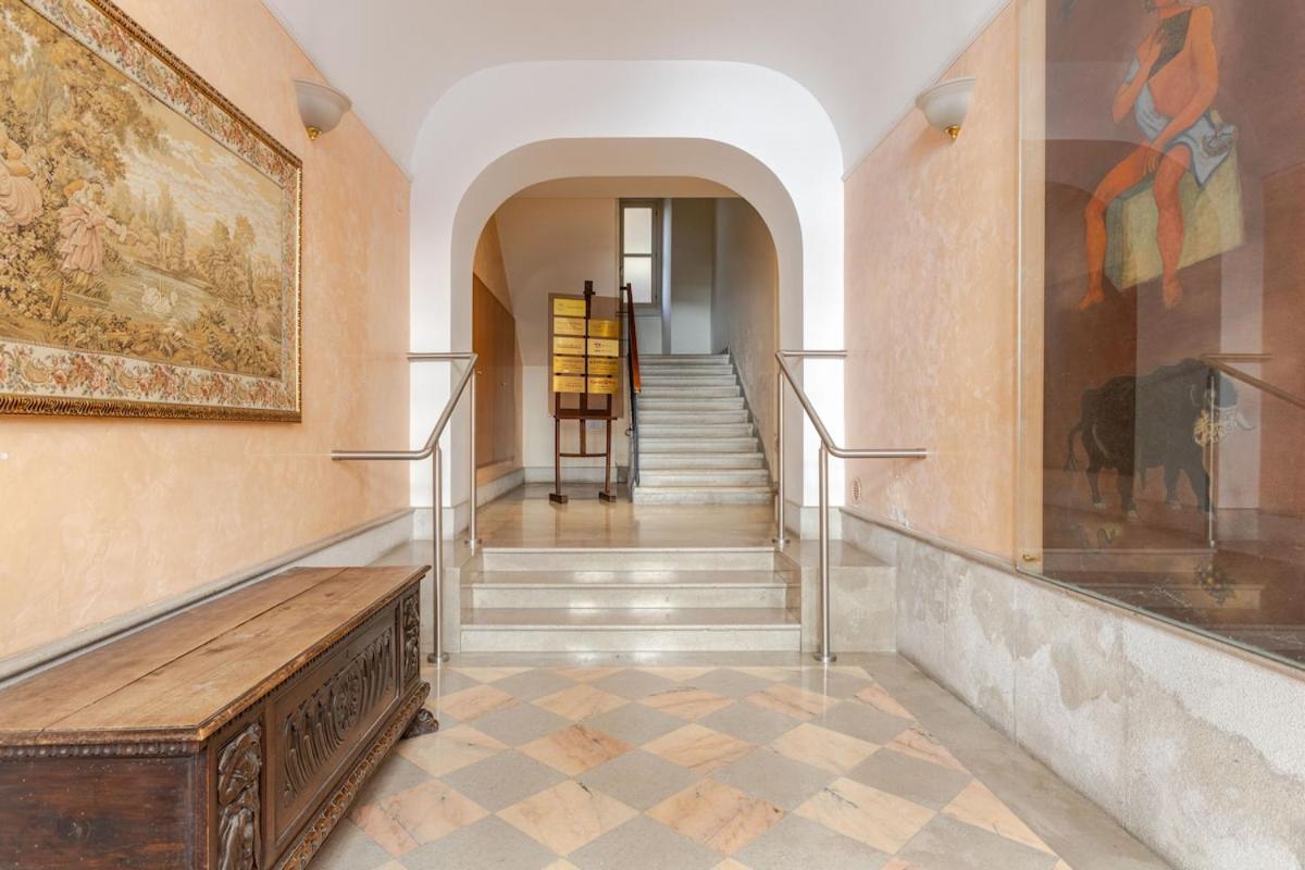 - Vista Piazza Unita Apartment